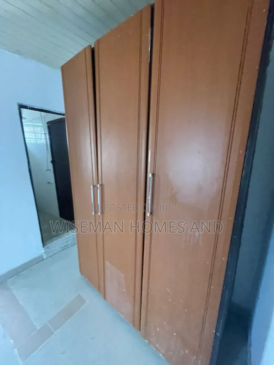 Mini Flat in Opposite Crown for rent