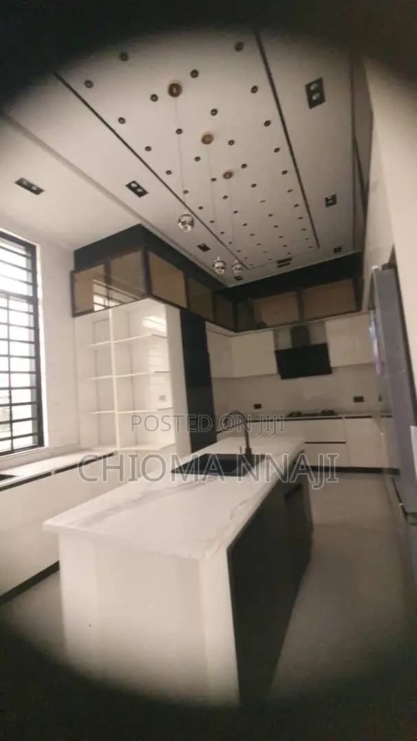 6bdrm Duplex in Osapa london for sale