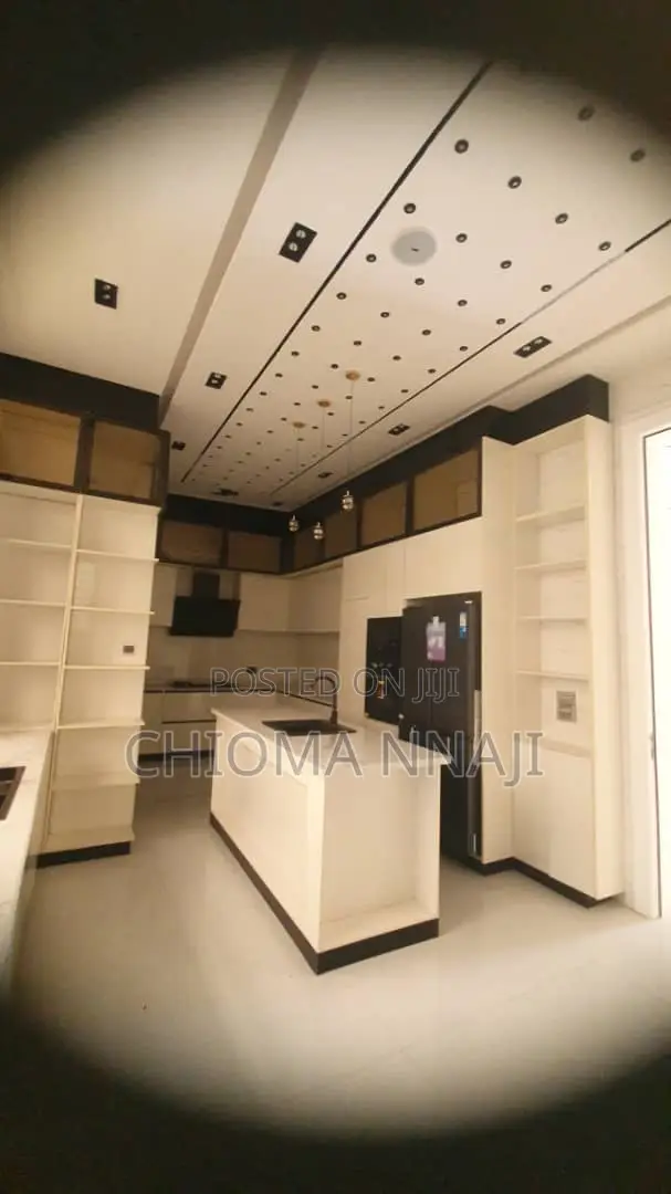 6bdrm Duplex in Osapa london for sale