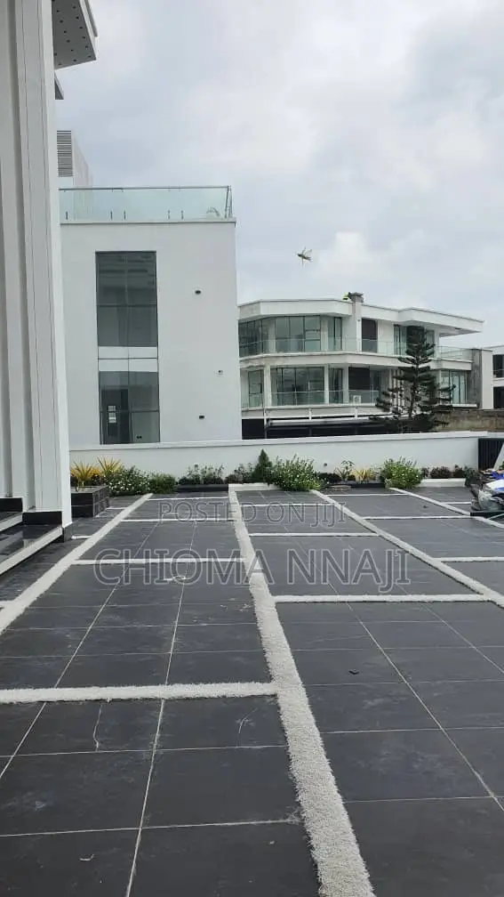 6bdrm Duplex in Osapa london for sale