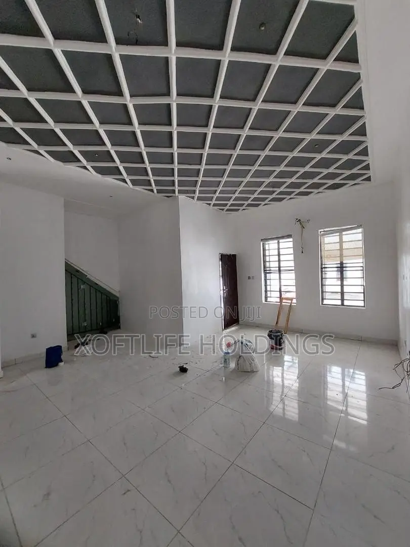 Mini Flat in Ikota for rent