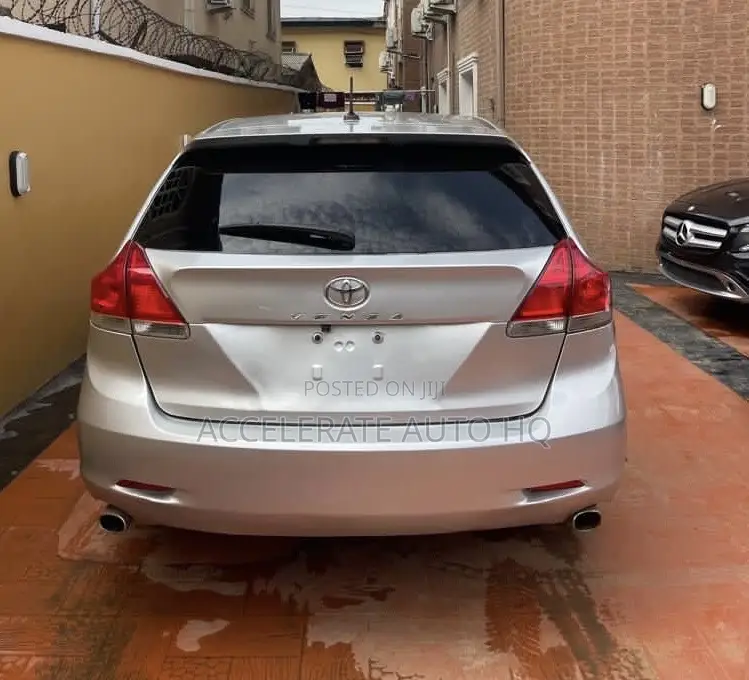 Toyota Venza LE 2009 Silver