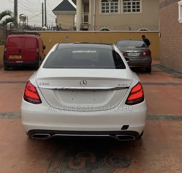 Mercedes-Benz C300 Sport 4Matic Sedan AWD (2.0L 4cyll 7A) 2016 White