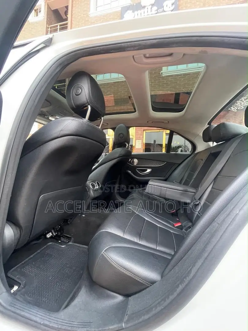 Mercedes-Benz C300 Sport 4Matic Sedan AWD (2.0L 4cyll 7A) 2016 White