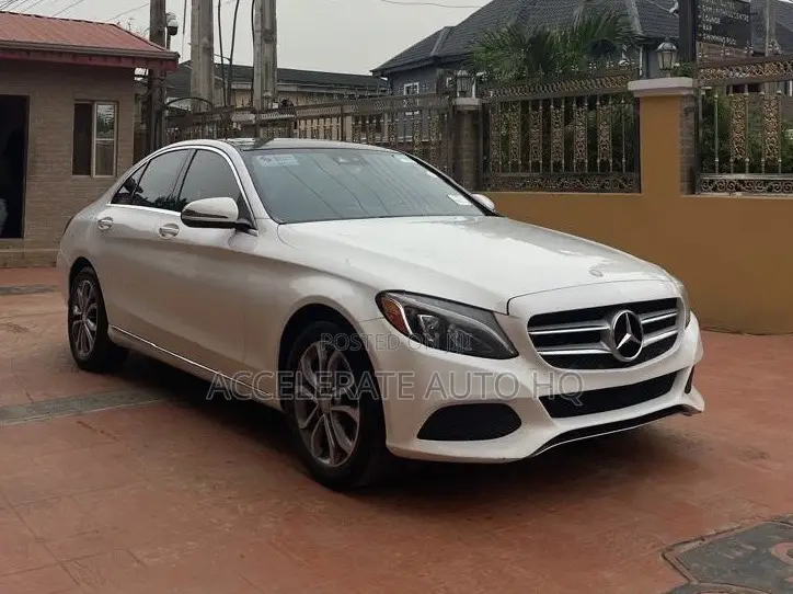 Mercedes-Benz C300 Sport 4Matic Sedan AWD (2.0L 4cyll 7A) 2016 White