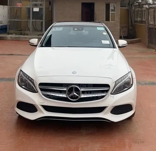 Mercedes-Benz C300 Sport 4Matic Sedan AWD (2.0L 4cyll 7A) 2016 White