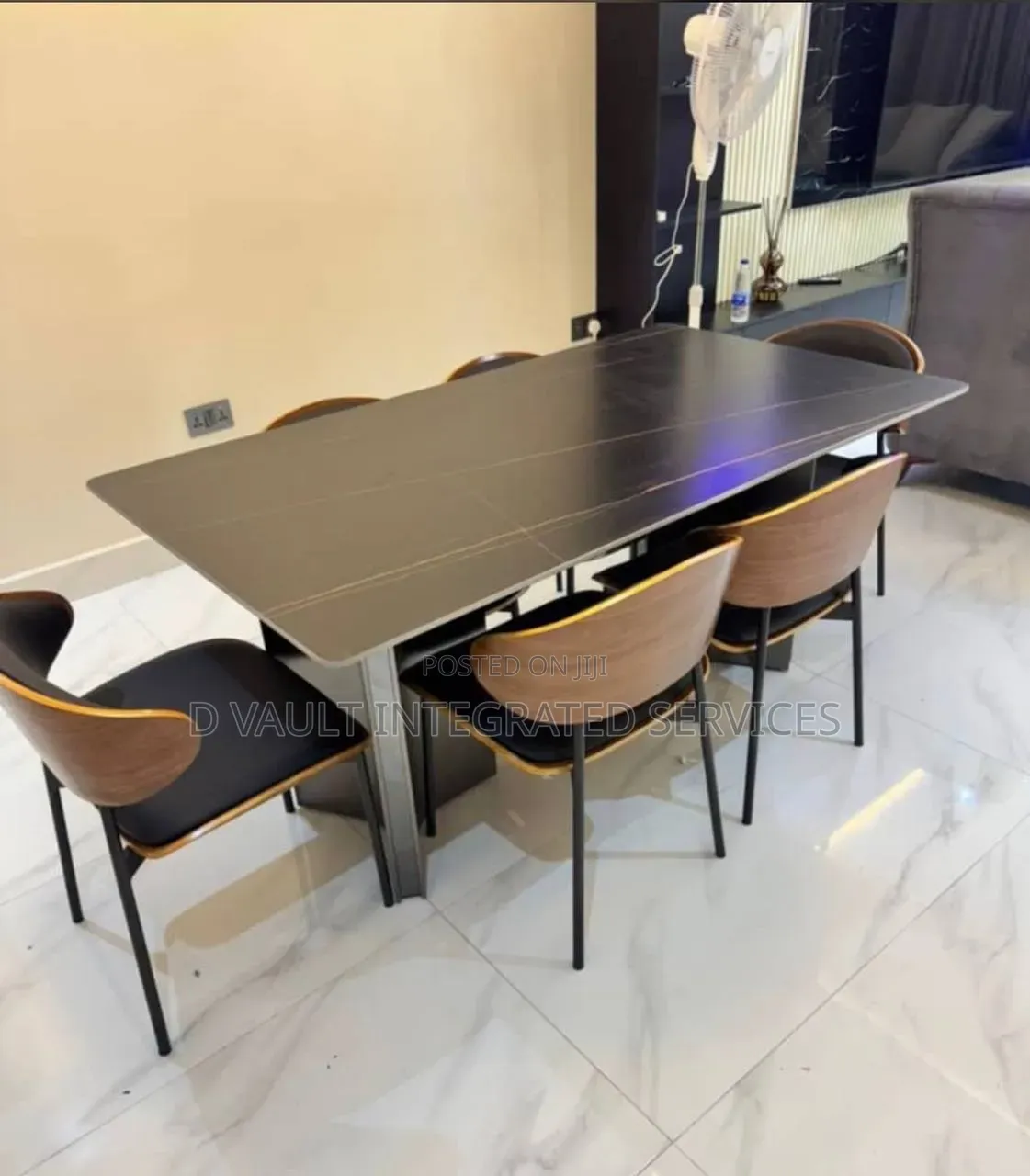 Modern 6 Seater Classic Dining.