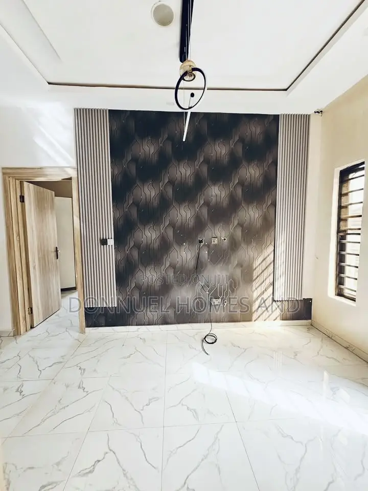4bdrm Duplex in Ikota for rent