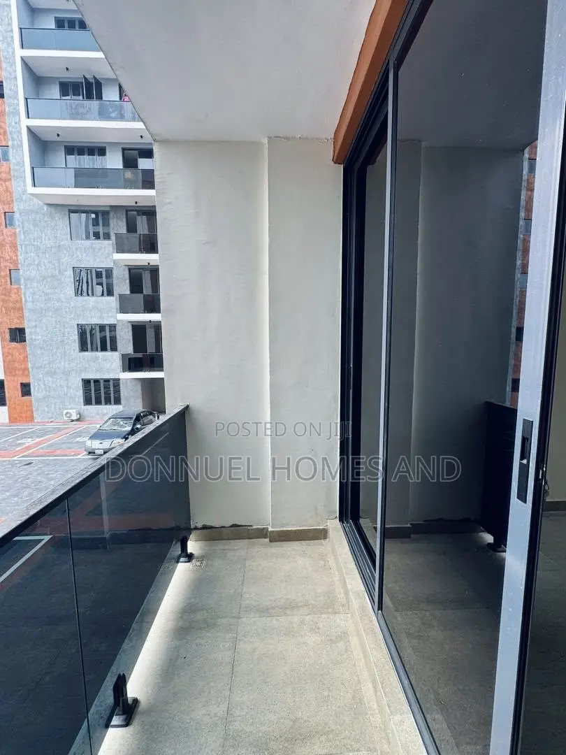 3bdrm Block of Flats in Lekki Phase 1 for rent