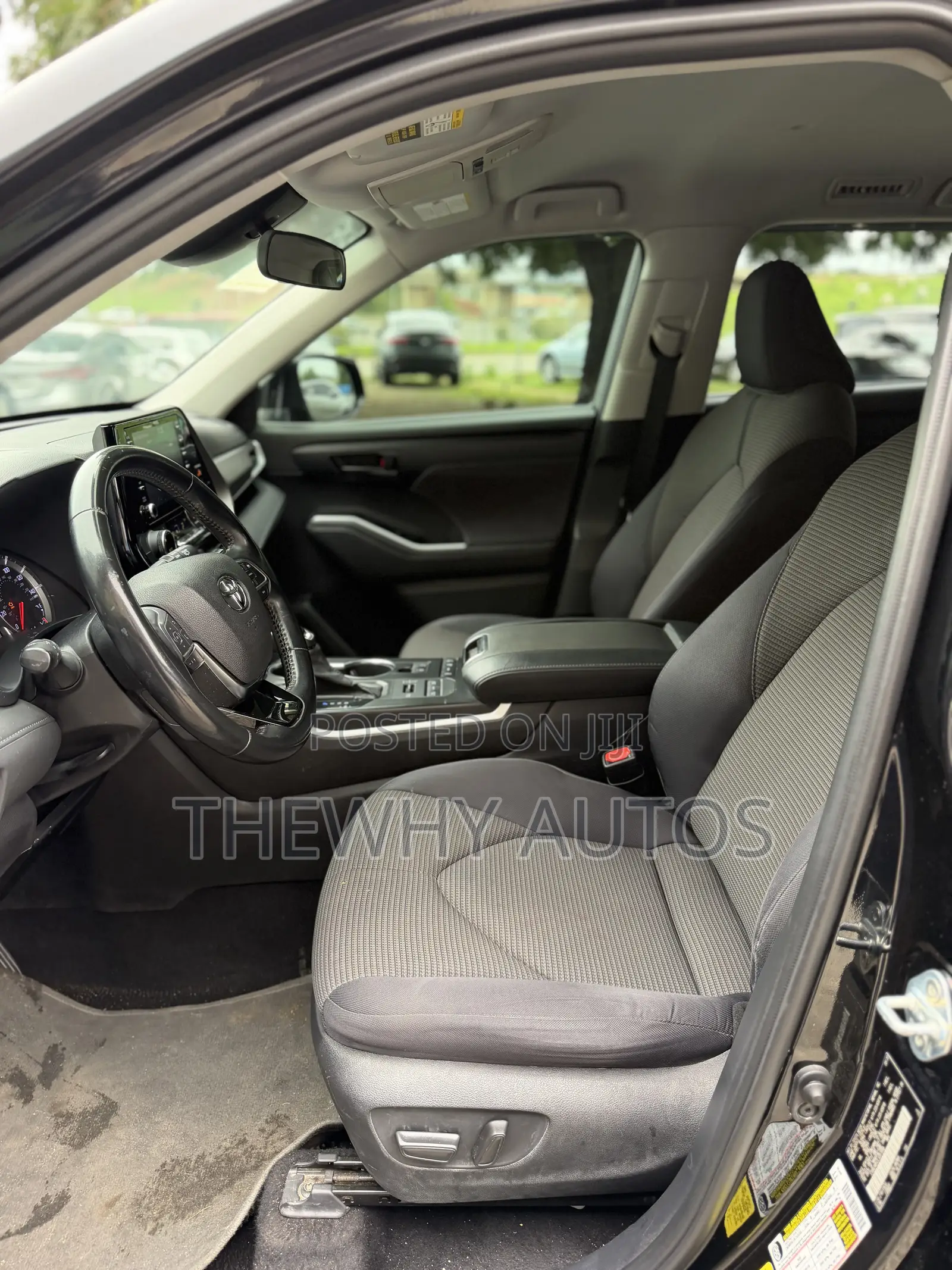 Toyota Highlander LE 2021 Black