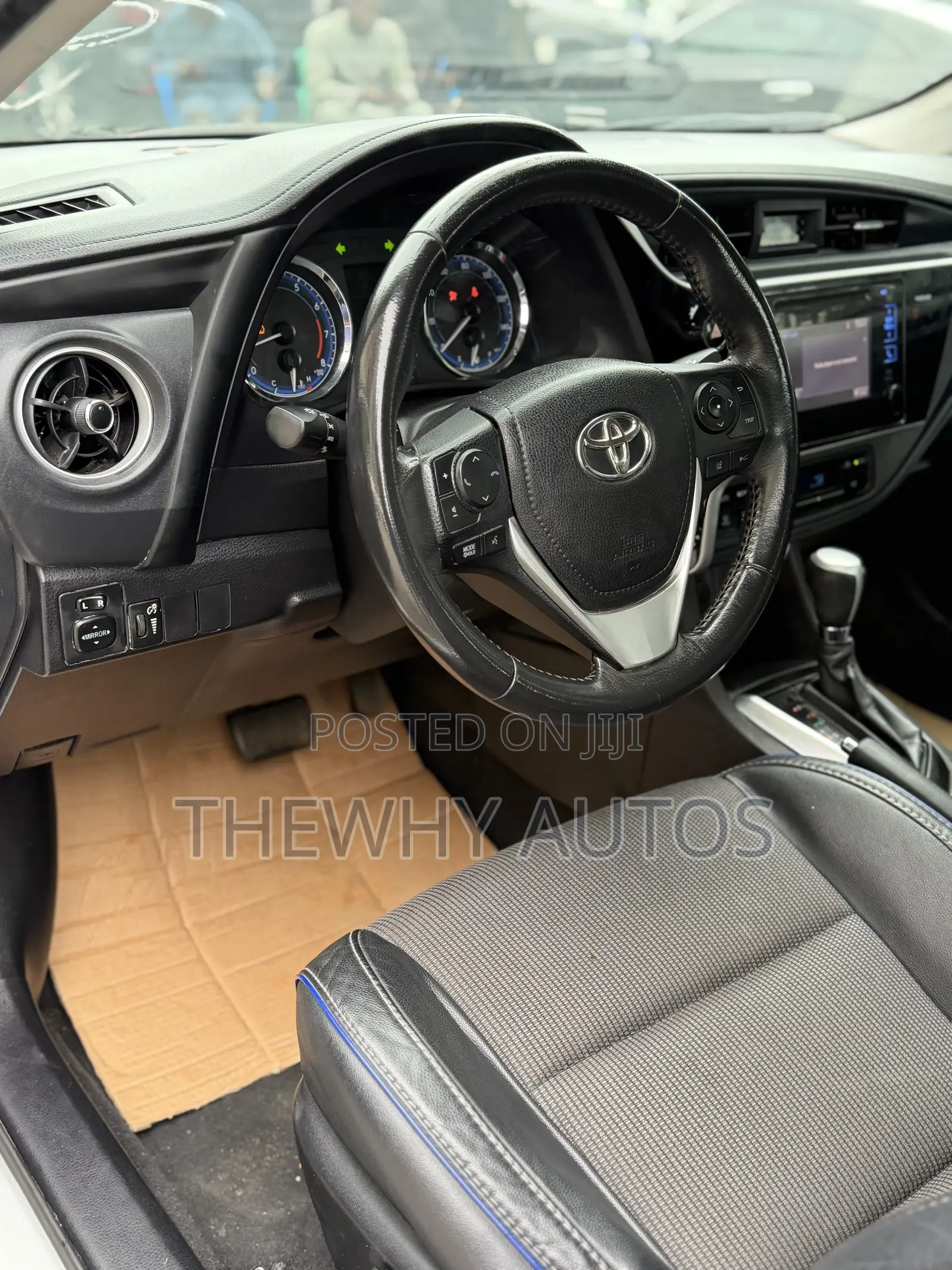 Toyota Corolla LE ECO 4dr Sedan (1.8L 4cyl CVT) 2017 Silver