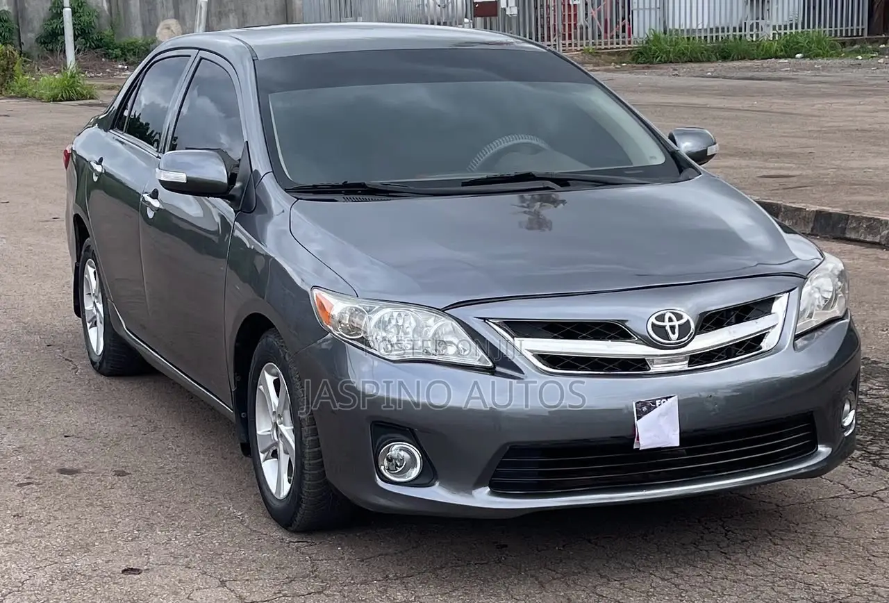 Toyota Corolla 2012 Gray