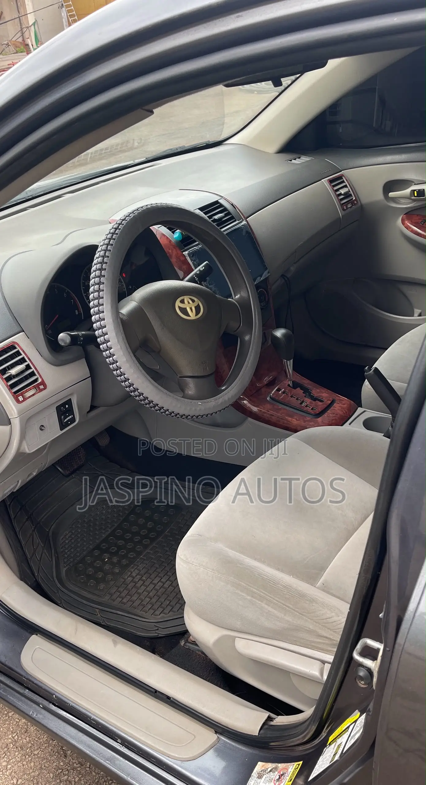 Toyota Corolla 2012 Gray