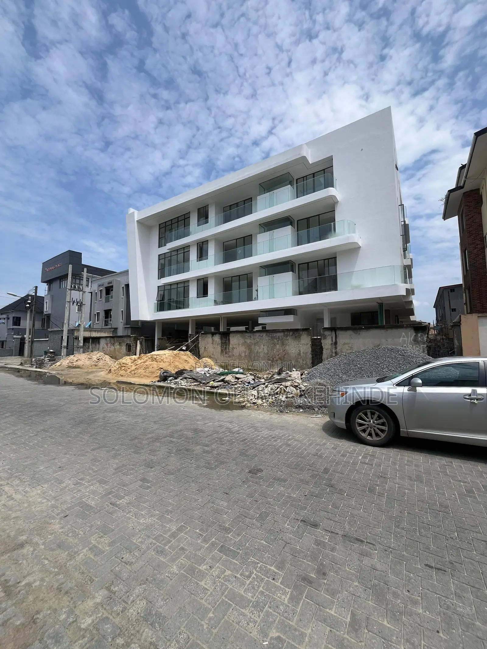 2bdrm Apartment in Lekki Phase 1 for sale