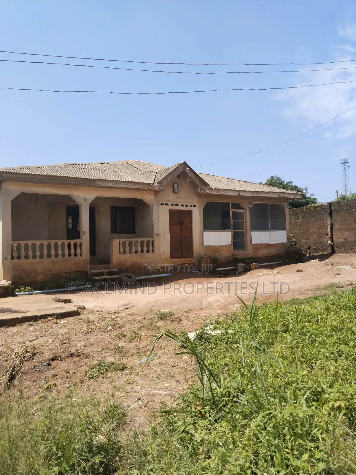 6bdrm Bungalow in Ogba Ayo, Ifo for sale
