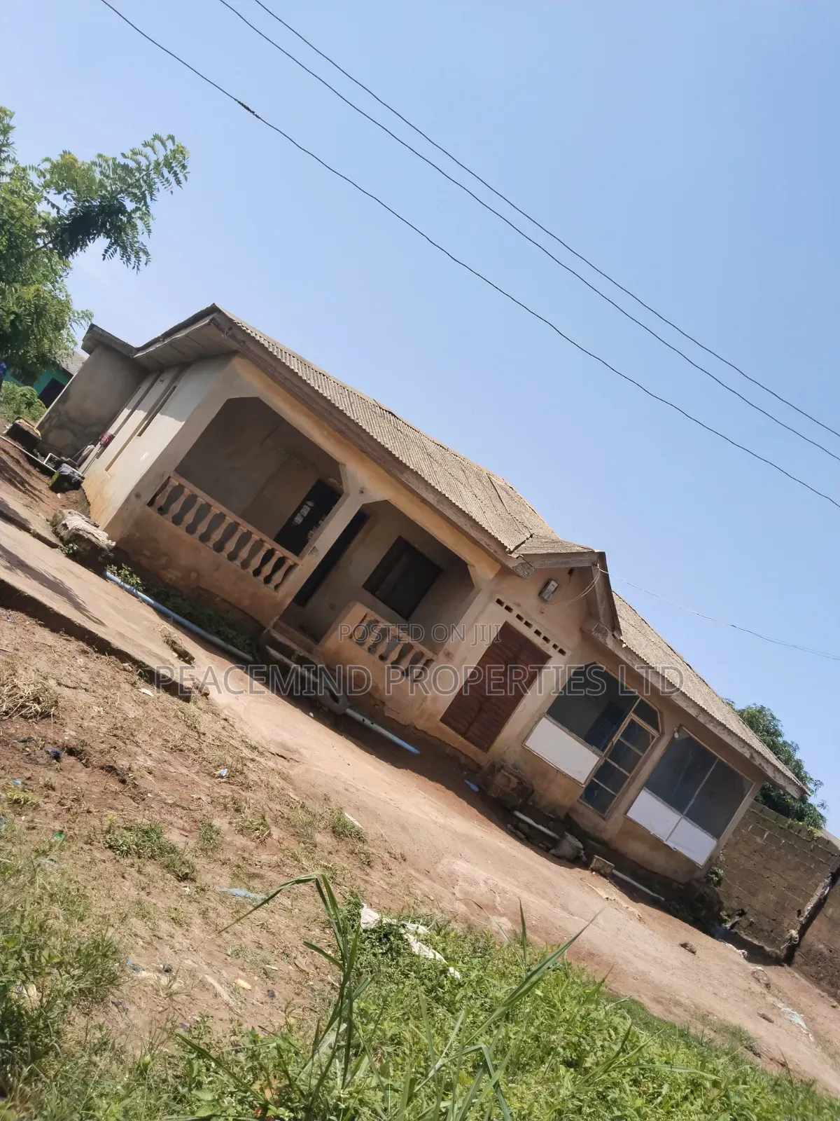 6bdrm Bungalow in Ogba Ayo, Ifo for sale