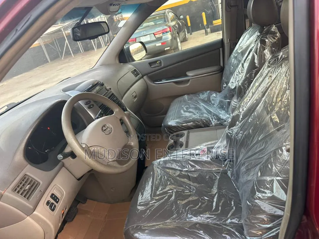 Toyota Sienna 2005 Burgundy