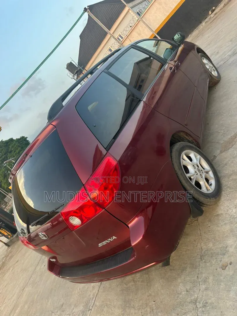 Toyota Sienna 2005 Burgundy