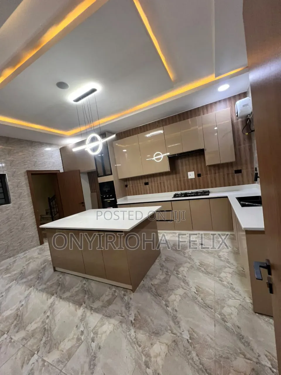 5bdrm Duplex in Karsana for sale