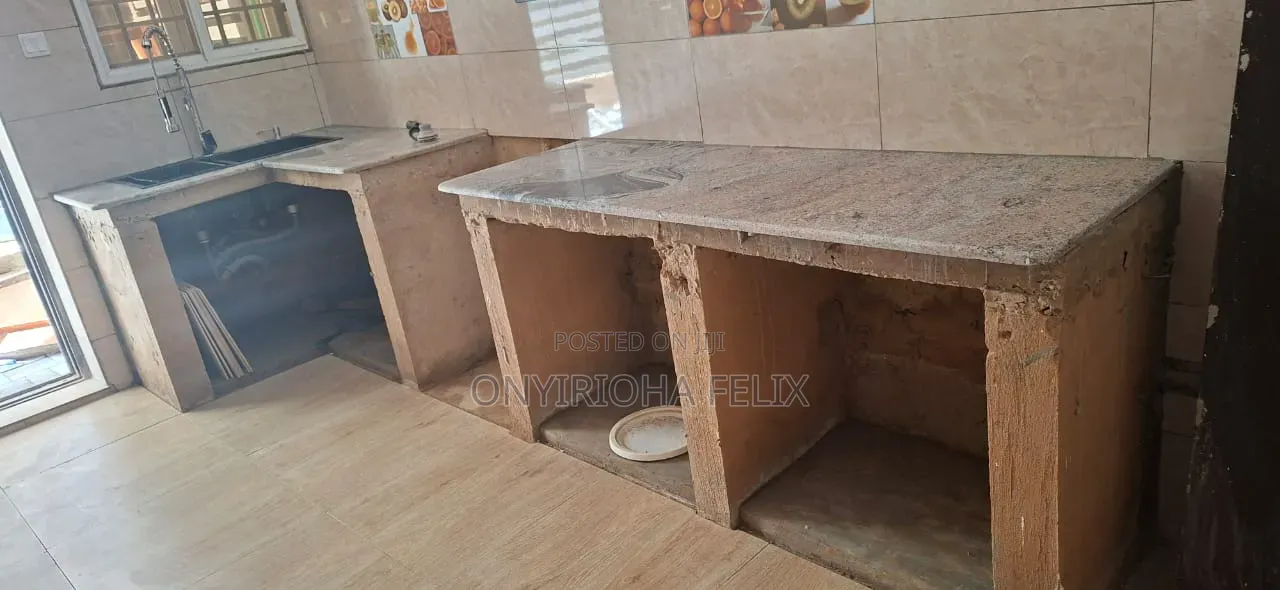 3bdrm Townhouse / Terrace in Paradise Estate Ii, Life Camp For Rent