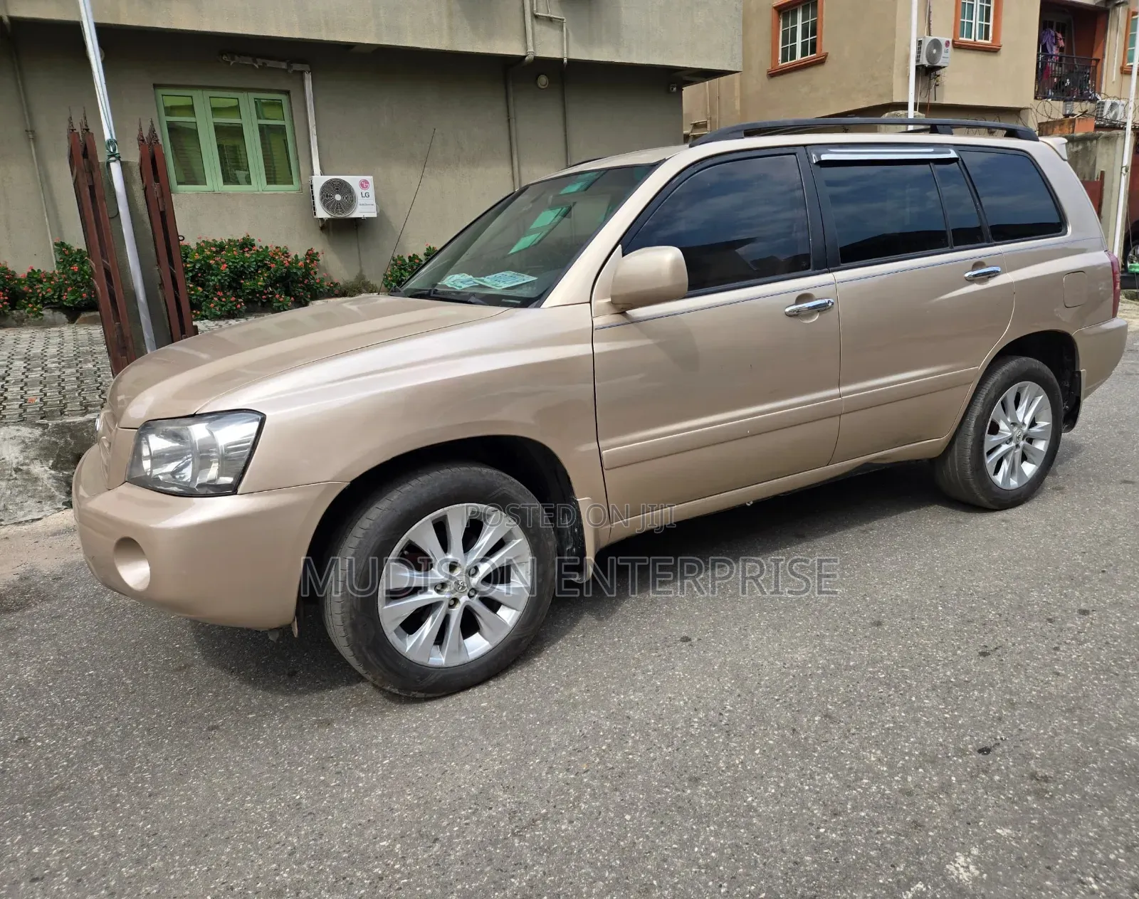 Toyota Highlander V6 FWD 2003 Gold