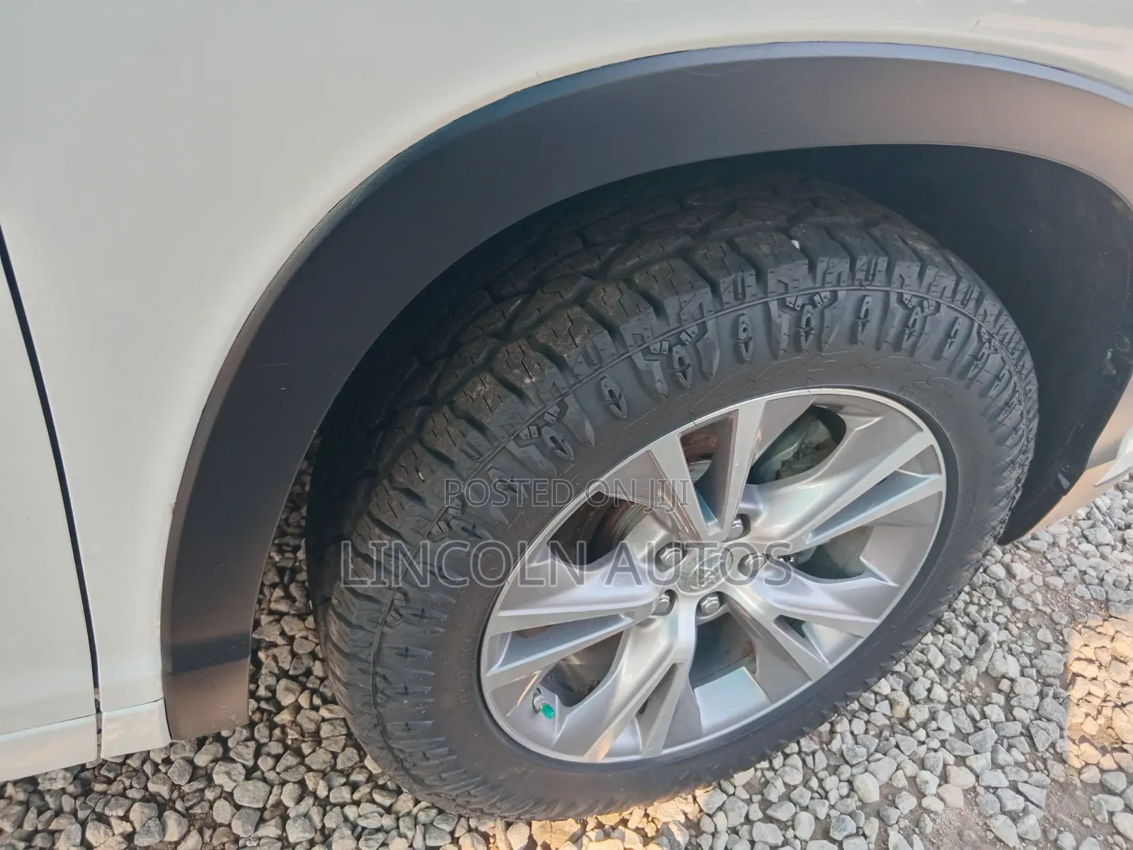 Toyota Highlander XLE 4x4 V6 (3.5L 6cyl 8A) 2018 White