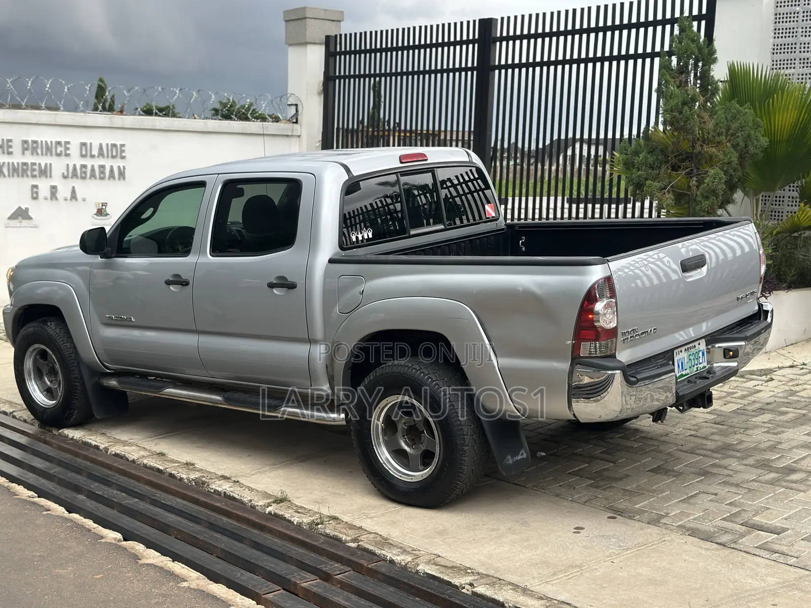 Toyota Tacoma Double Cab 4x4 4.0L V6 5-Speed Automatic 2013 Silver