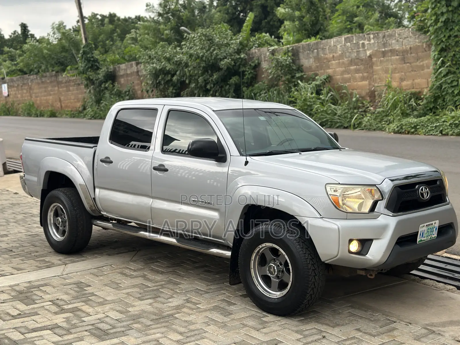 Toyota Tacoma Double Cab 4x4 4.0L V6 5-Speed Automatic 2013 Silver
