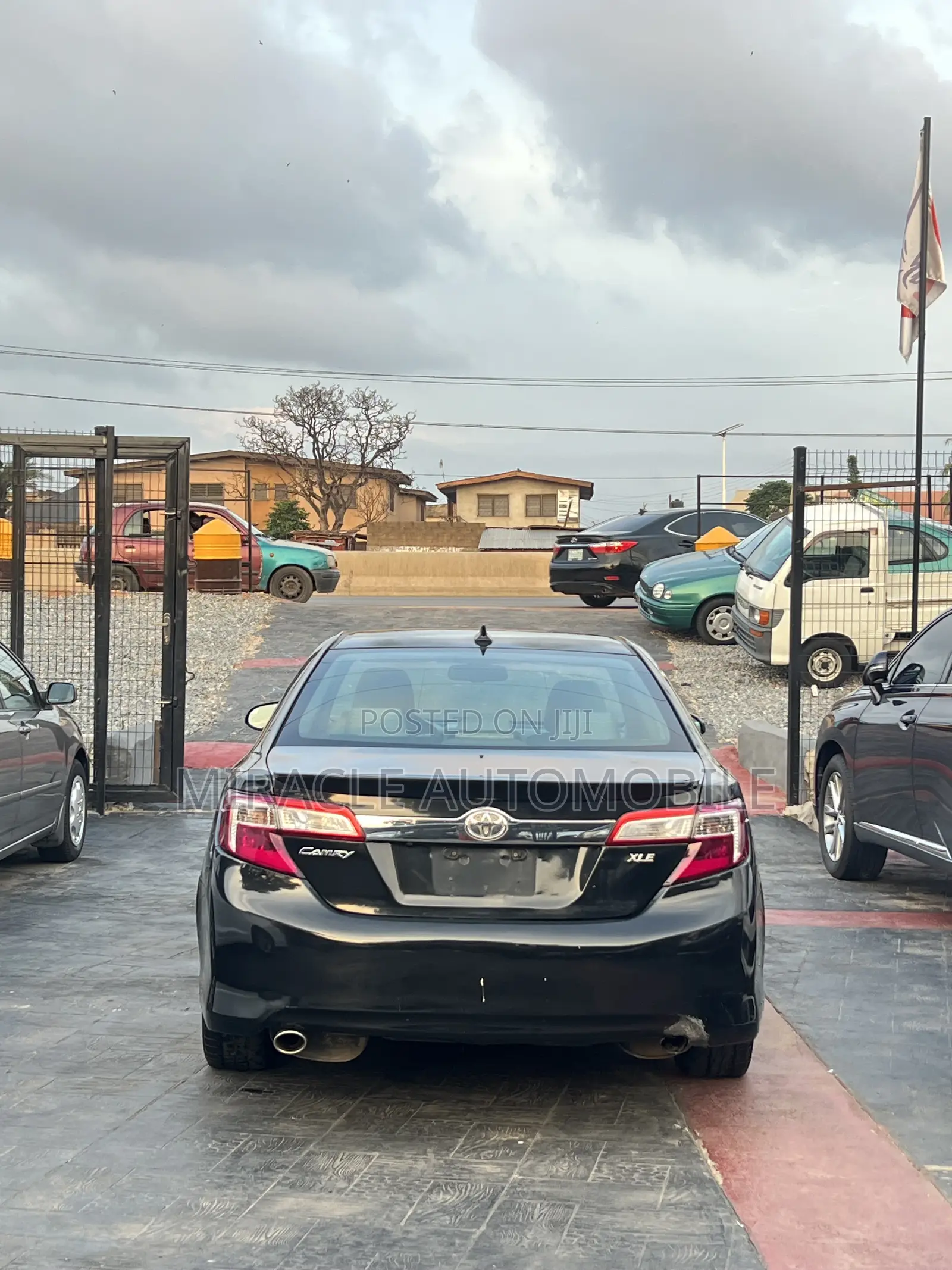 Toyota Camry XLE V6 4dr Sedan (3.5L 6cyl 6A) 2013 Black