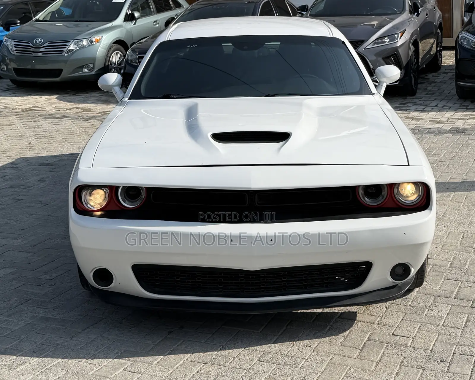 Dodge Challenger 2022 White
