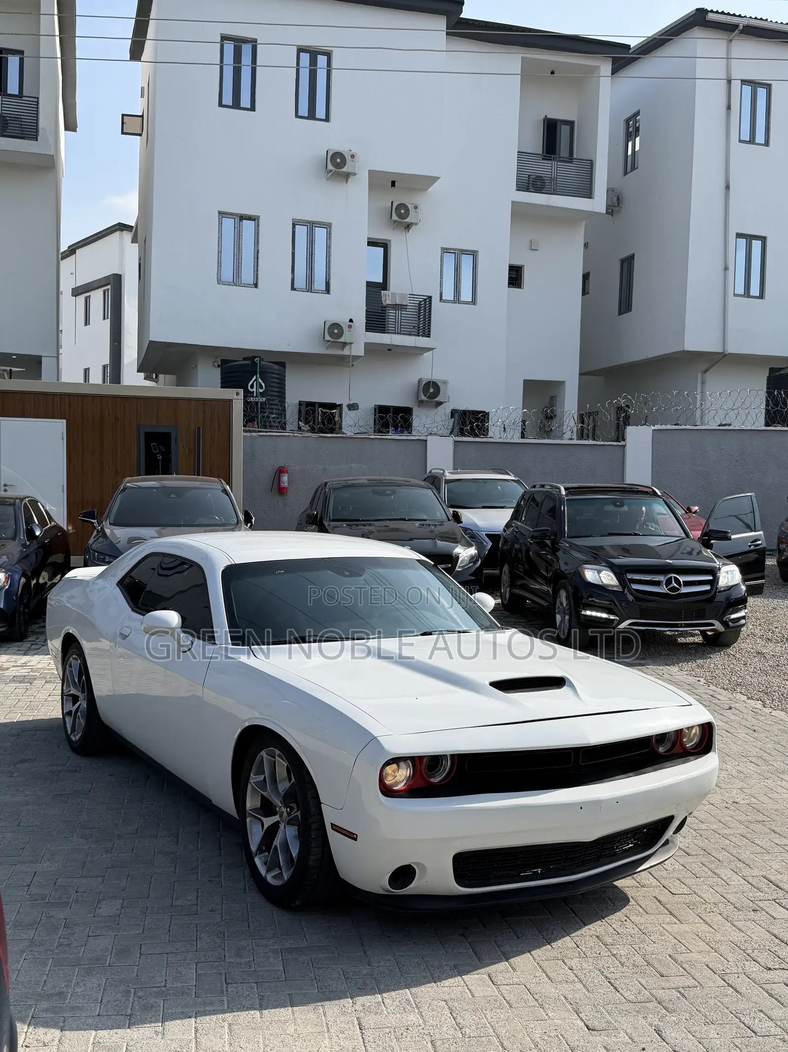 Dodge Challenger 2022 White