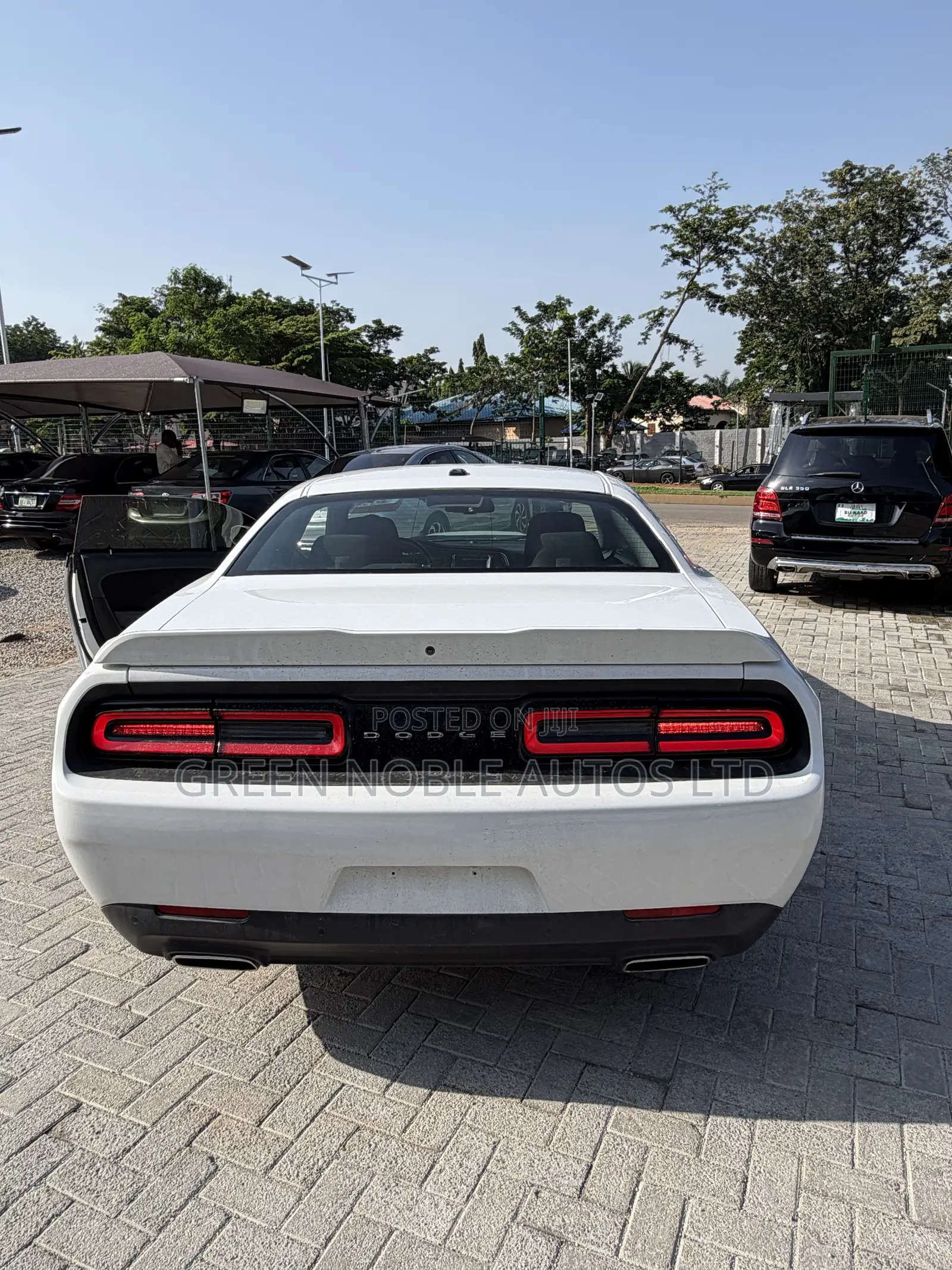 Dodge Challenger 2022 White
