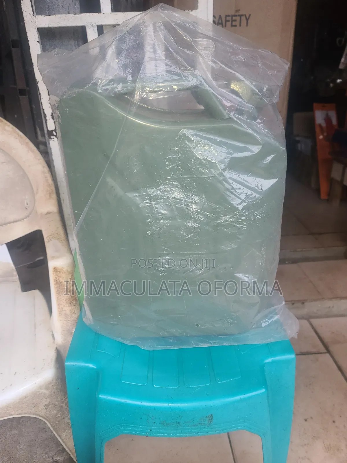 Green Metal Can With Funnel(20 Liters)