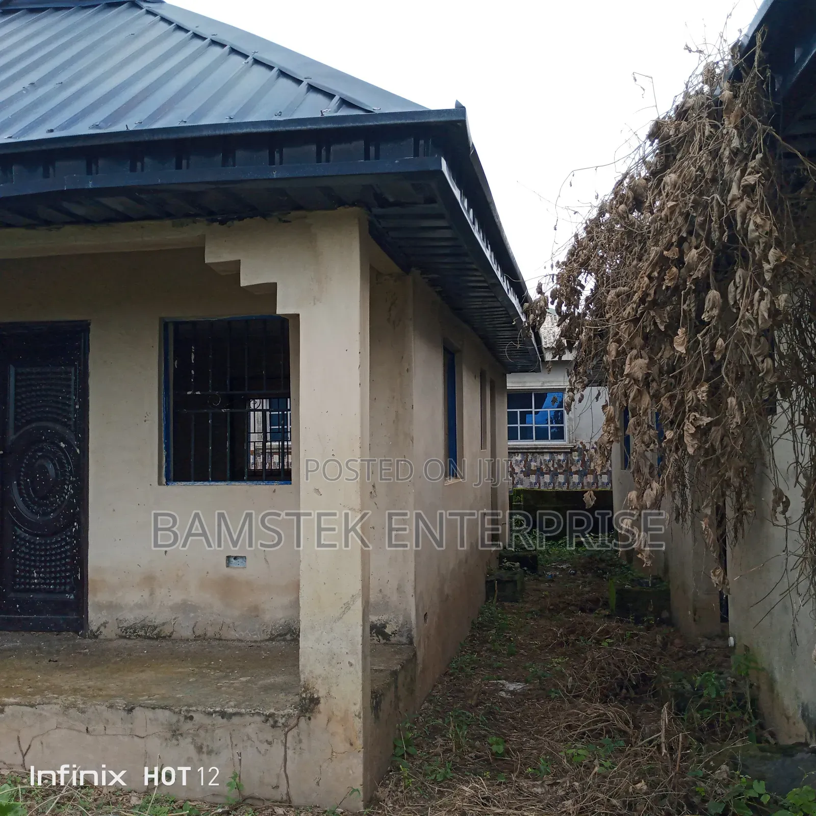 Mini Flat in Ifo for sale
