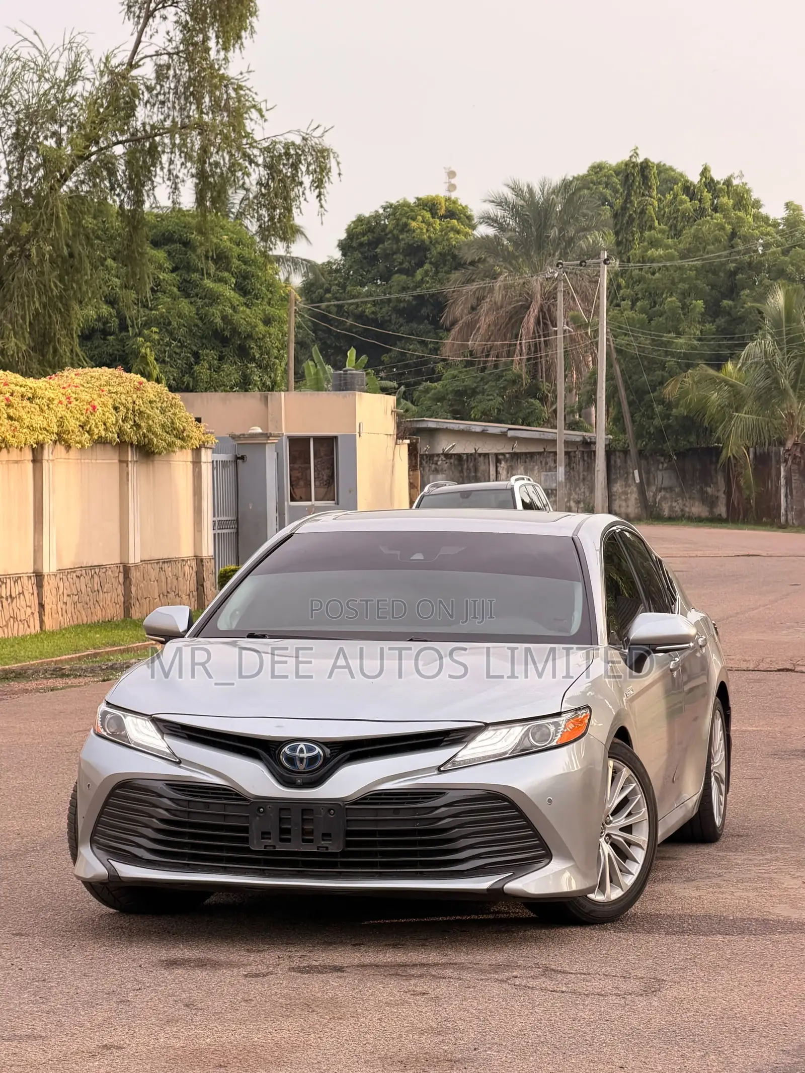 Toyota Camry 2019 Silver