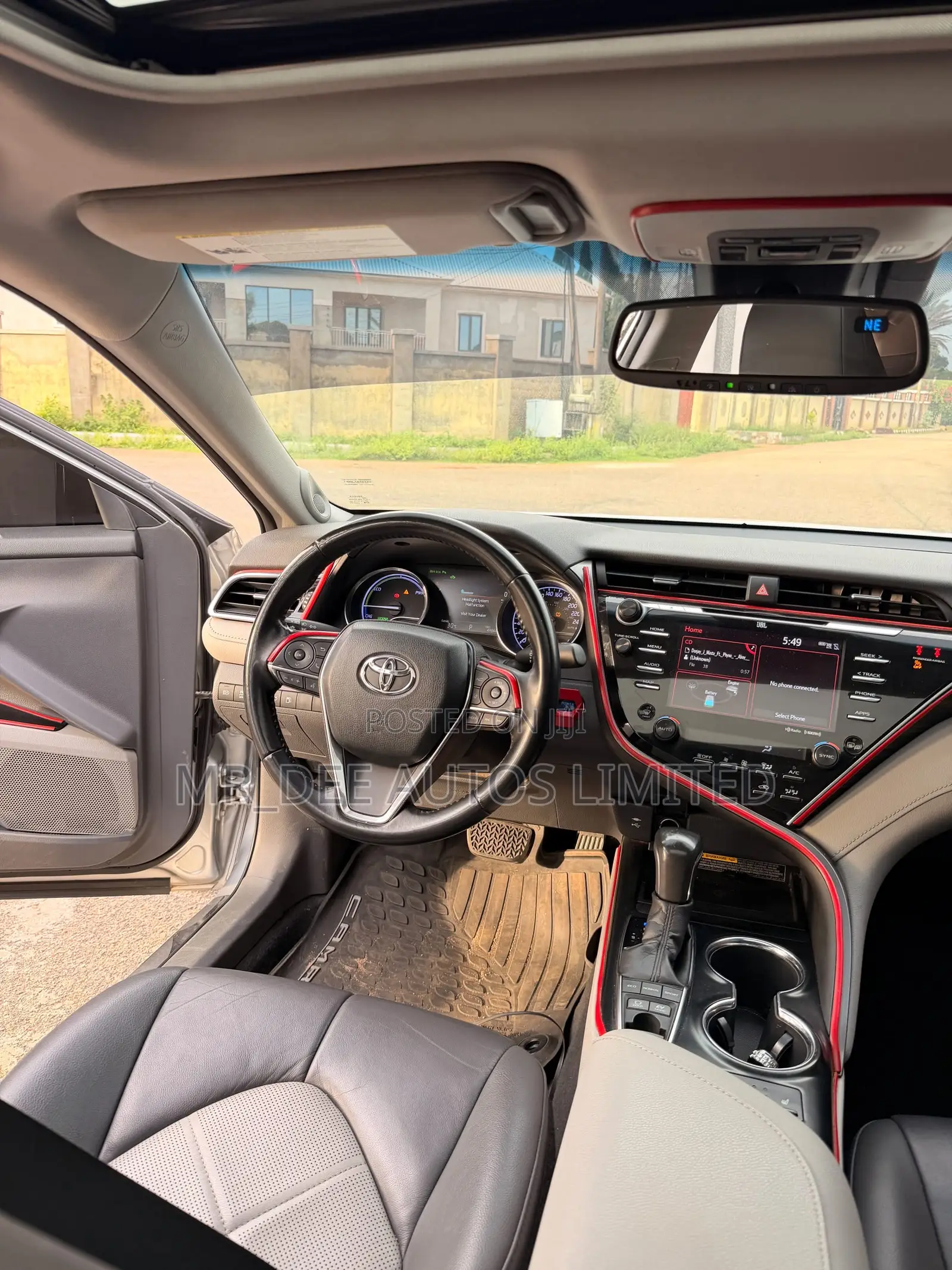 Toyota Camry 2019 Silver