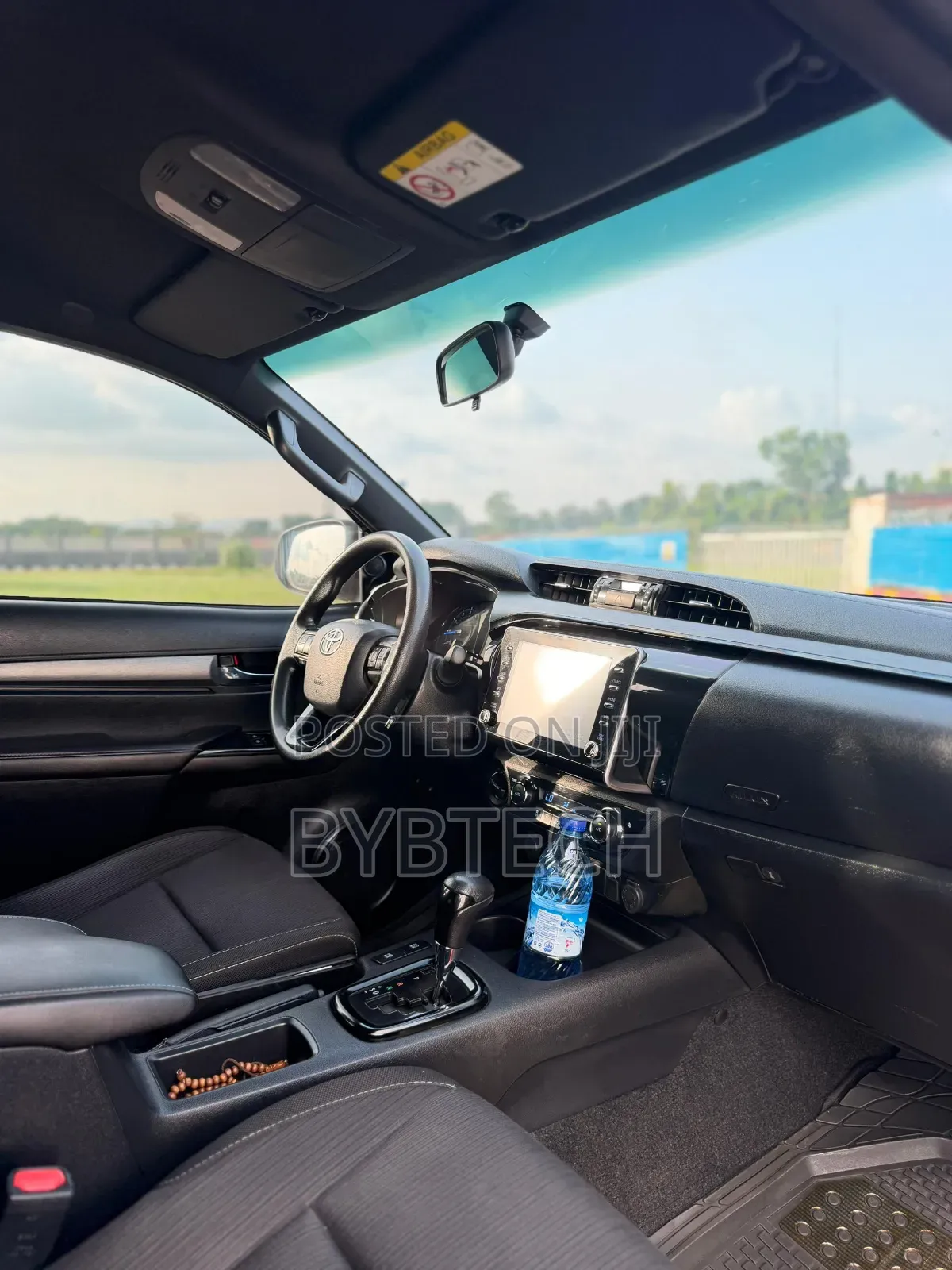 Toyota Hilux 2022 Black