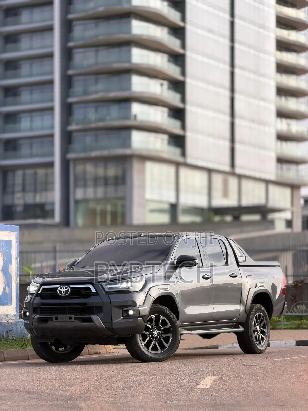 Toyota Hilux 2022 Black