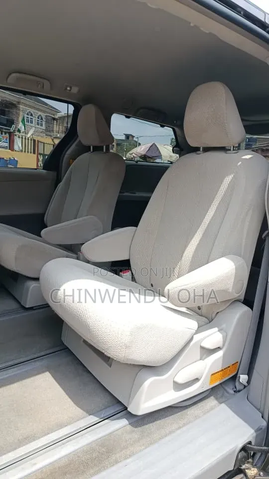 Toyota Sienna 2012 Gray