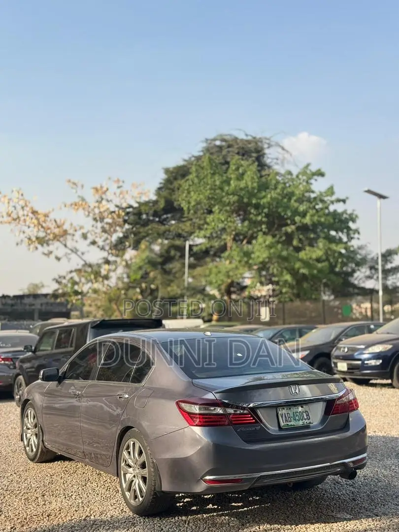 Honda Accord EX-L 4dr Sedan FWD (2.4L 4cyl 2A) 2016 Gray