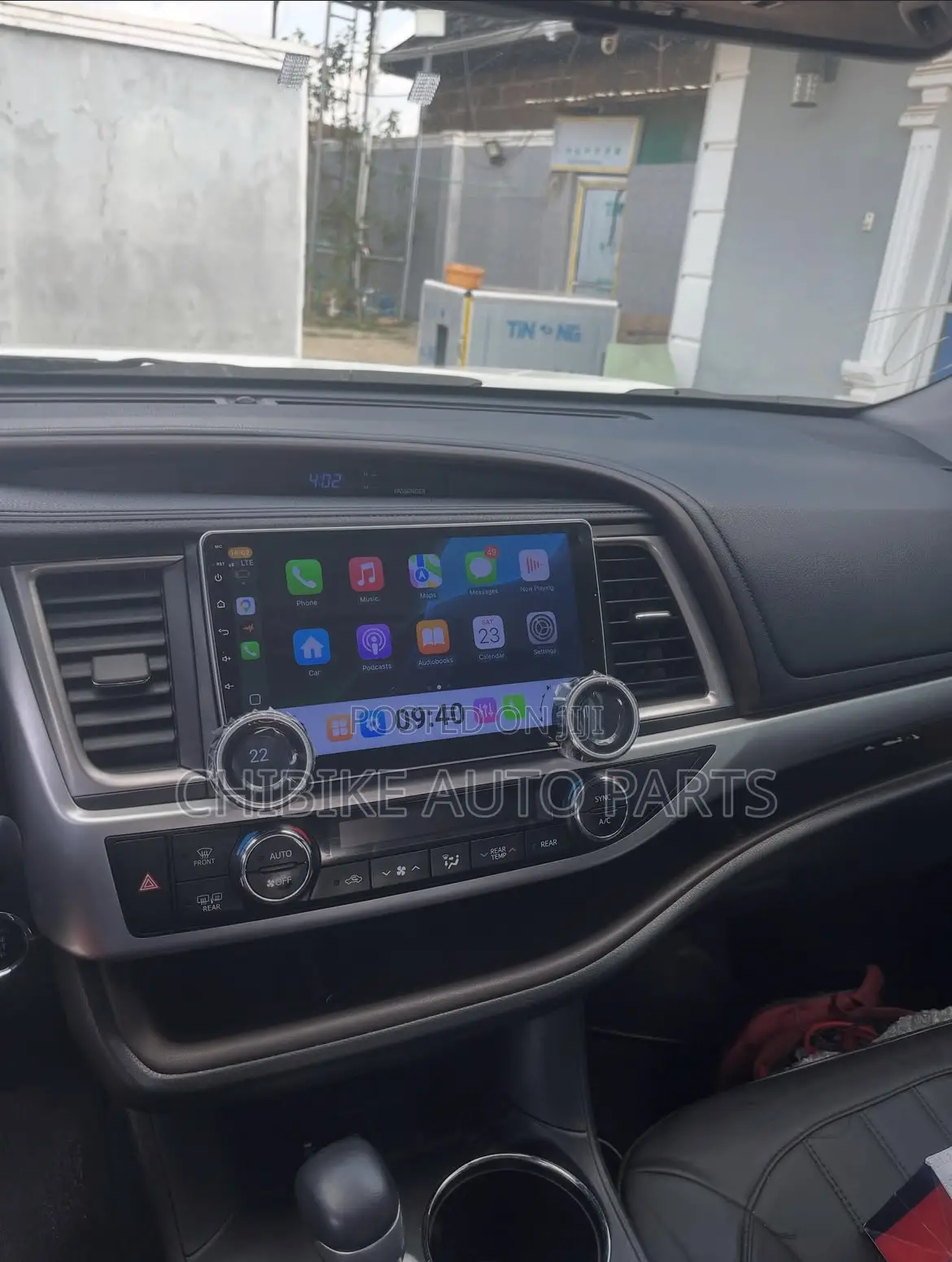 Highlander 2014-2018 Diamond Two Knob Navigation Apple Carplay