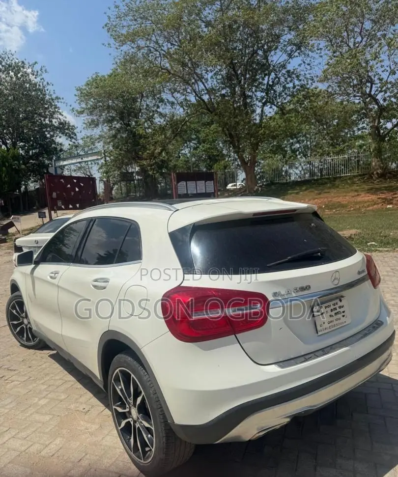 Mercedes-Benz GLA 250 2017 White