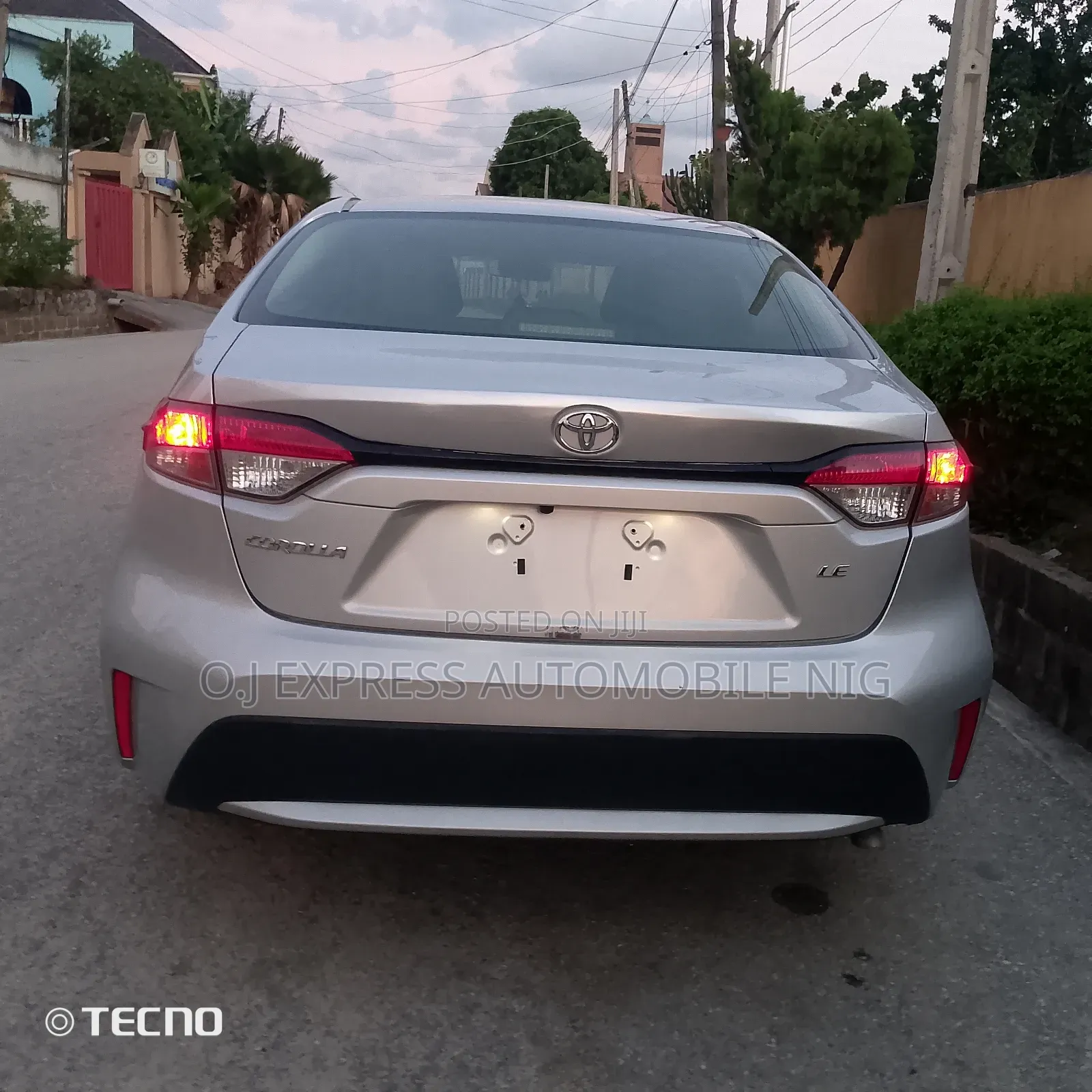 Toyota Corolla LE 2022 Silver