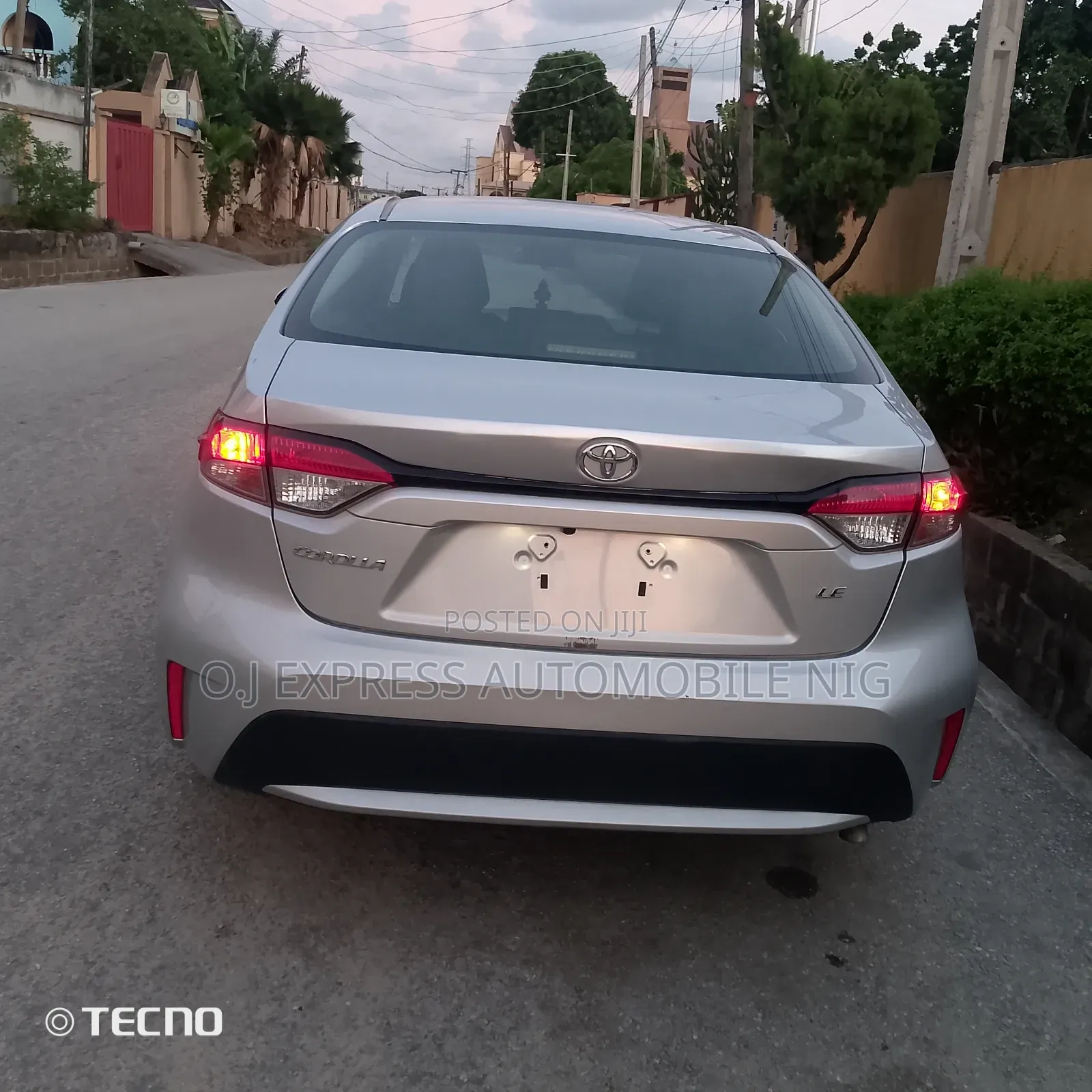 Toyota Corolla LE 2022 Silver