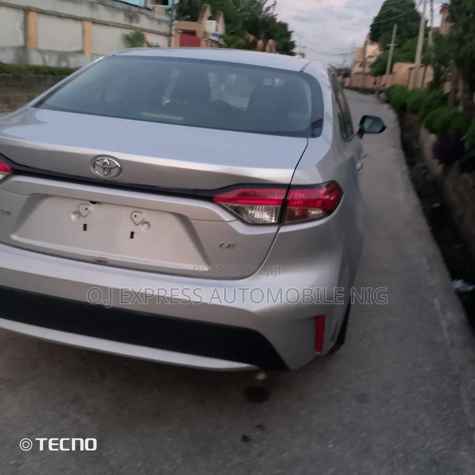 Toyota Corolla LE 2022 Silver