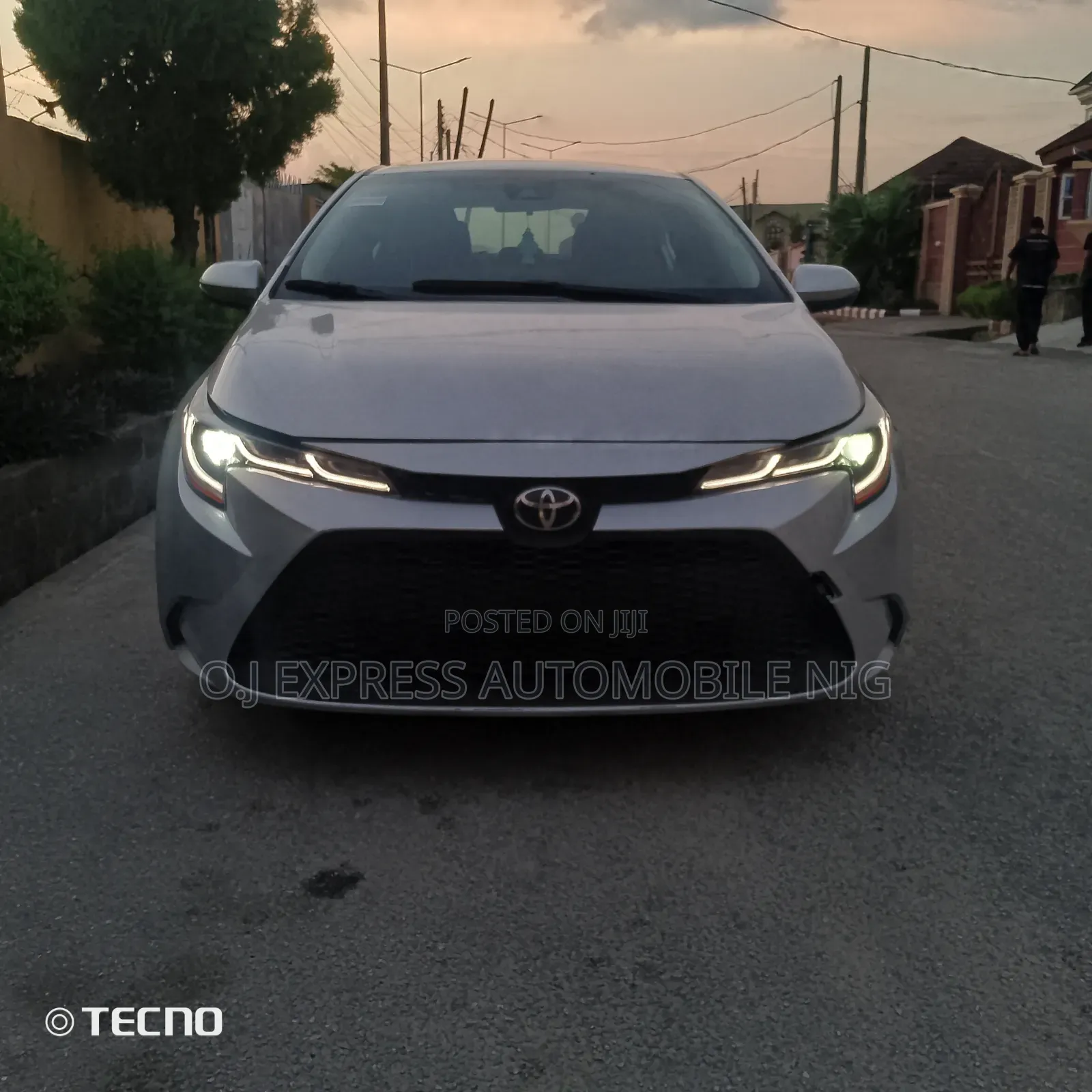 Toyota Corolla LE 2022 Silver