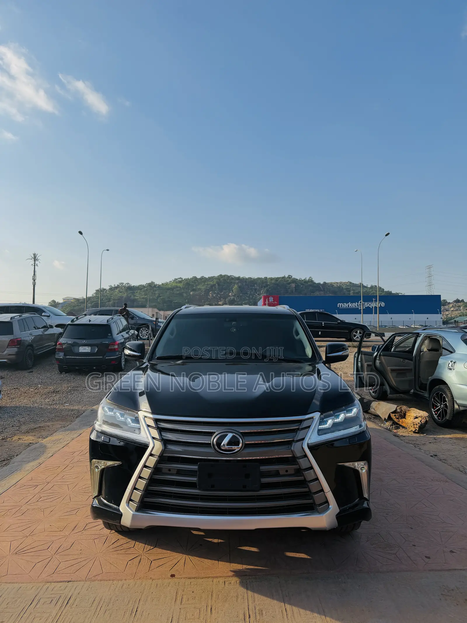 Lexus LX 570 (5 seats) AWD 2019 Black