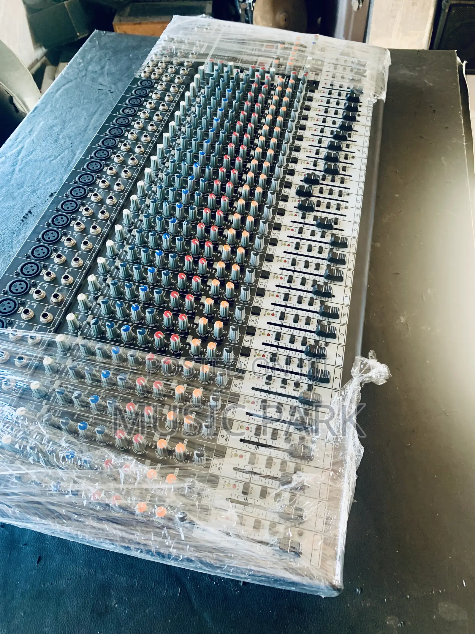 Behringer Eurodesk Sx3242fx 32-Channel Mixer for Sale Available