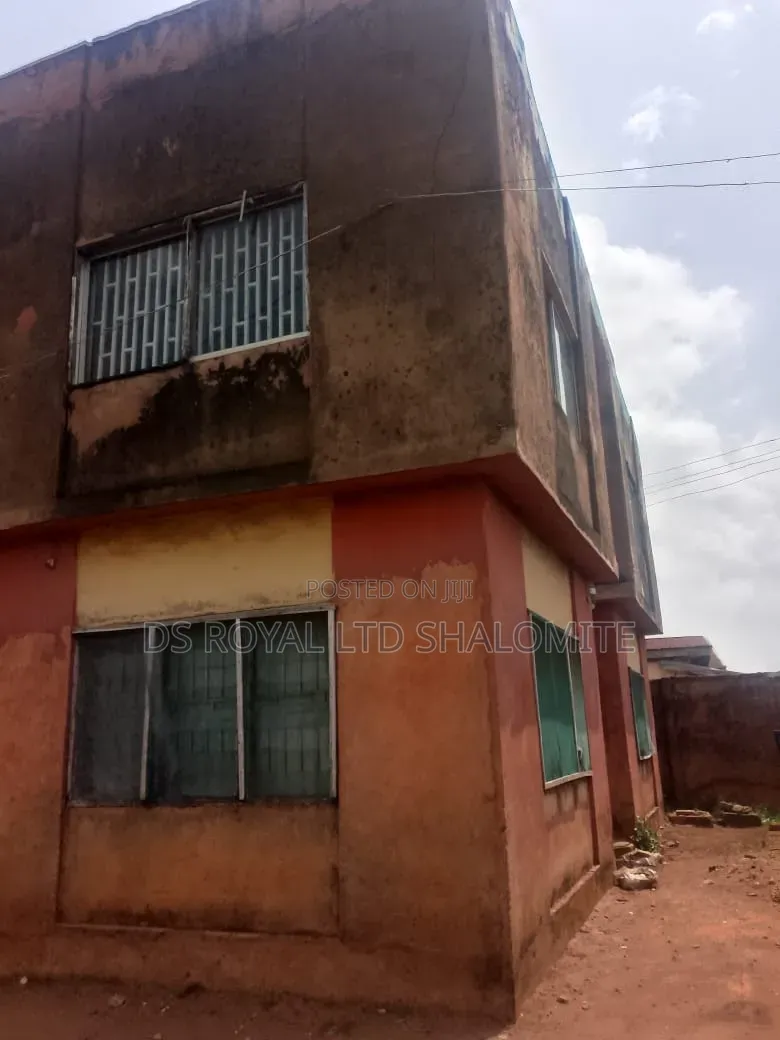 3bdrm Block of Flats in Benin City for sale