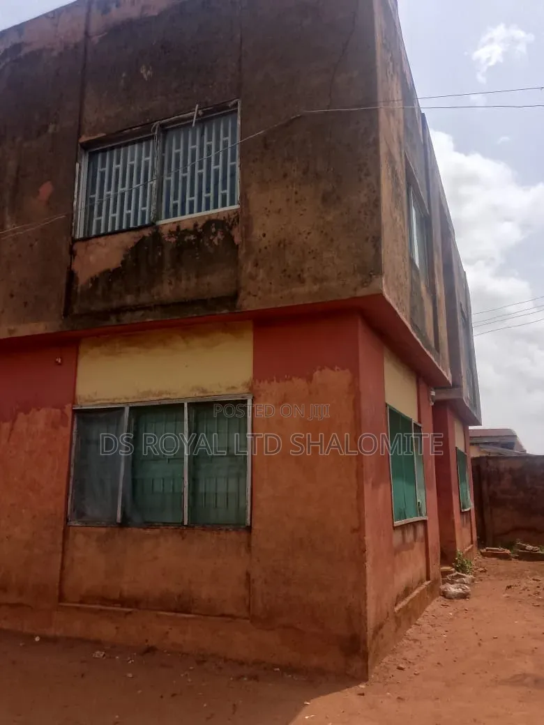 3bdrm Block of Flats in Benin City for sale